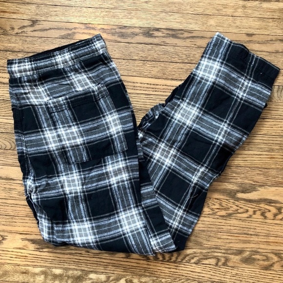 🔥5/$35🔥 Bluenotes Black & Grey Plaid Flannel Pyjama Pants | L​​ - Picture 4 of 4